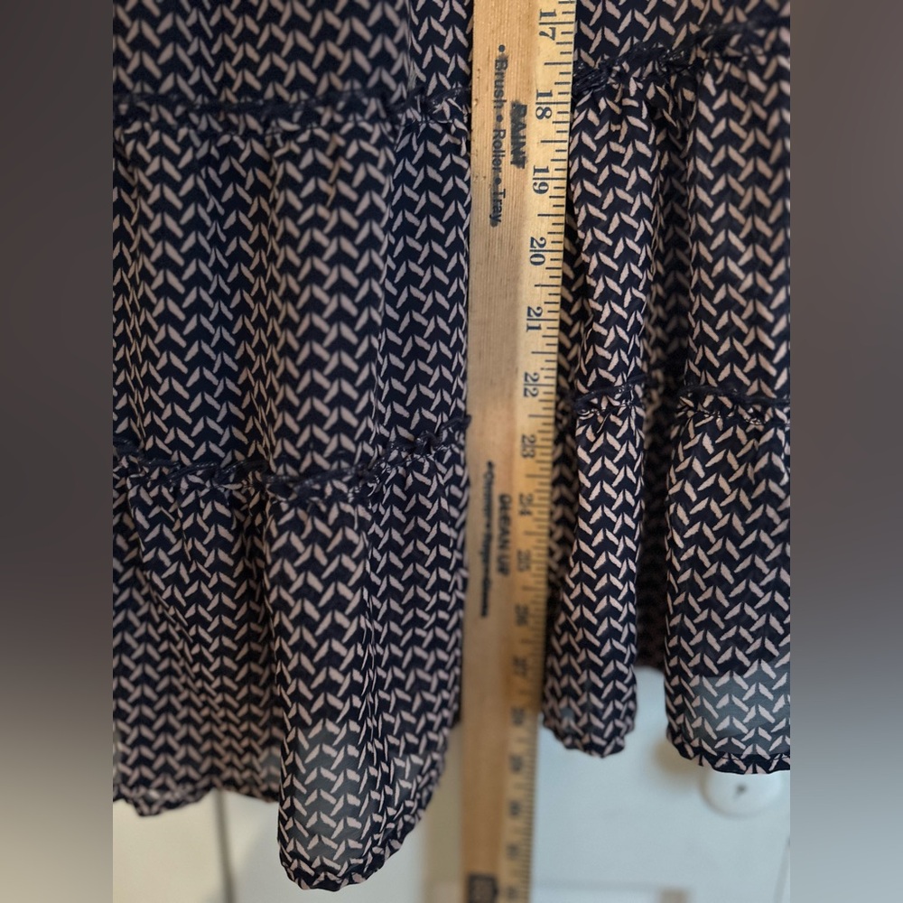 ❤️ 3/$15❤️ Faded glory flounced blouse - Picture 3 of 9